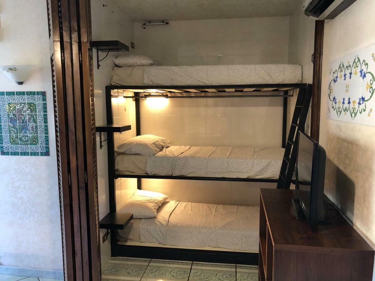 Adele'S Apartment - Mulinia Residence Ачиреале Екстериор снимка