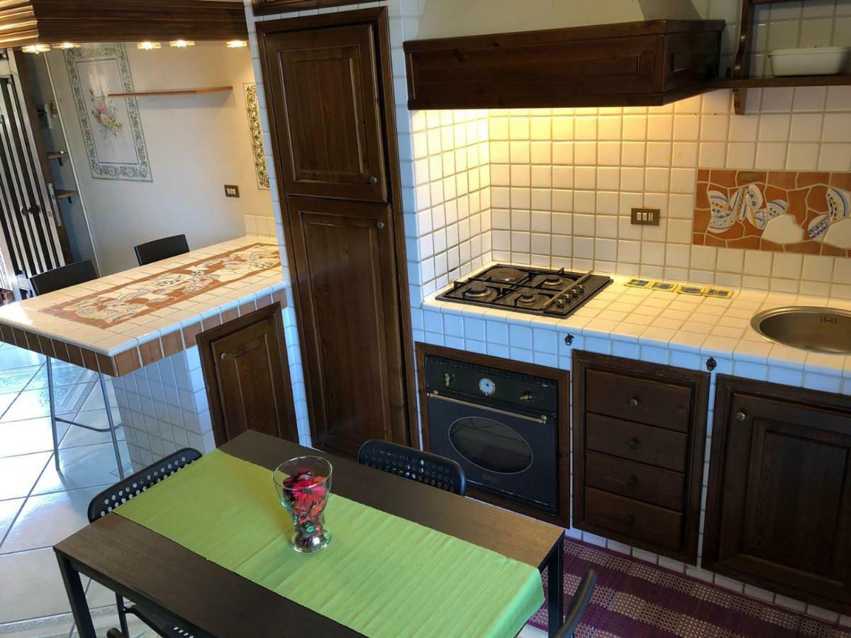 Adele'S Apartment - Mulinia Residence Ачиреале Екстериор снимка
